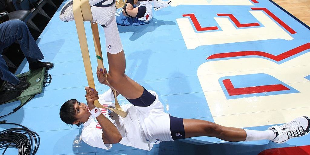 the-very-best-way-to-ease-muscle-soreness,-according-to-a-wnba-trainer