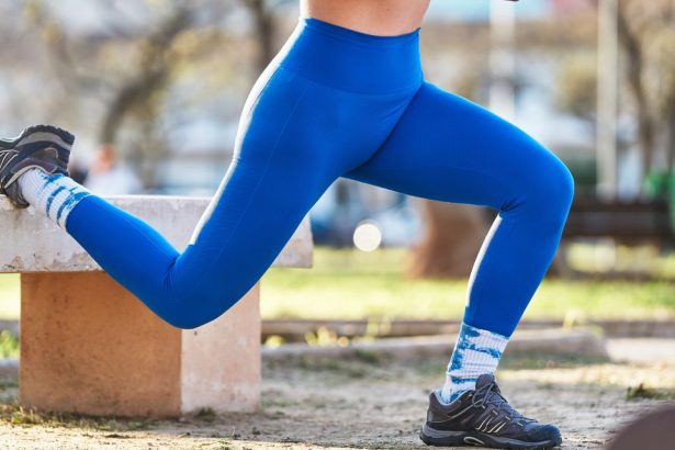 the-best-workout-to-do-after-a-bad-night’s-sleep,-according-to-a-sleep-neurologist